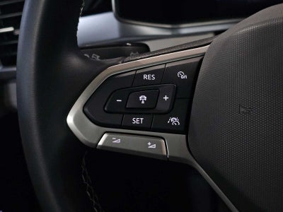 2025 Volkswagen Taos SE 4MOTION