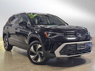 2025 Volkswagen Taos SE 4MOTION