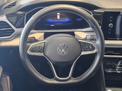 2025 Volkswagen Taos SE 4MOTION