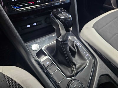 2025 Volkswagen Taos SE 4MOTION