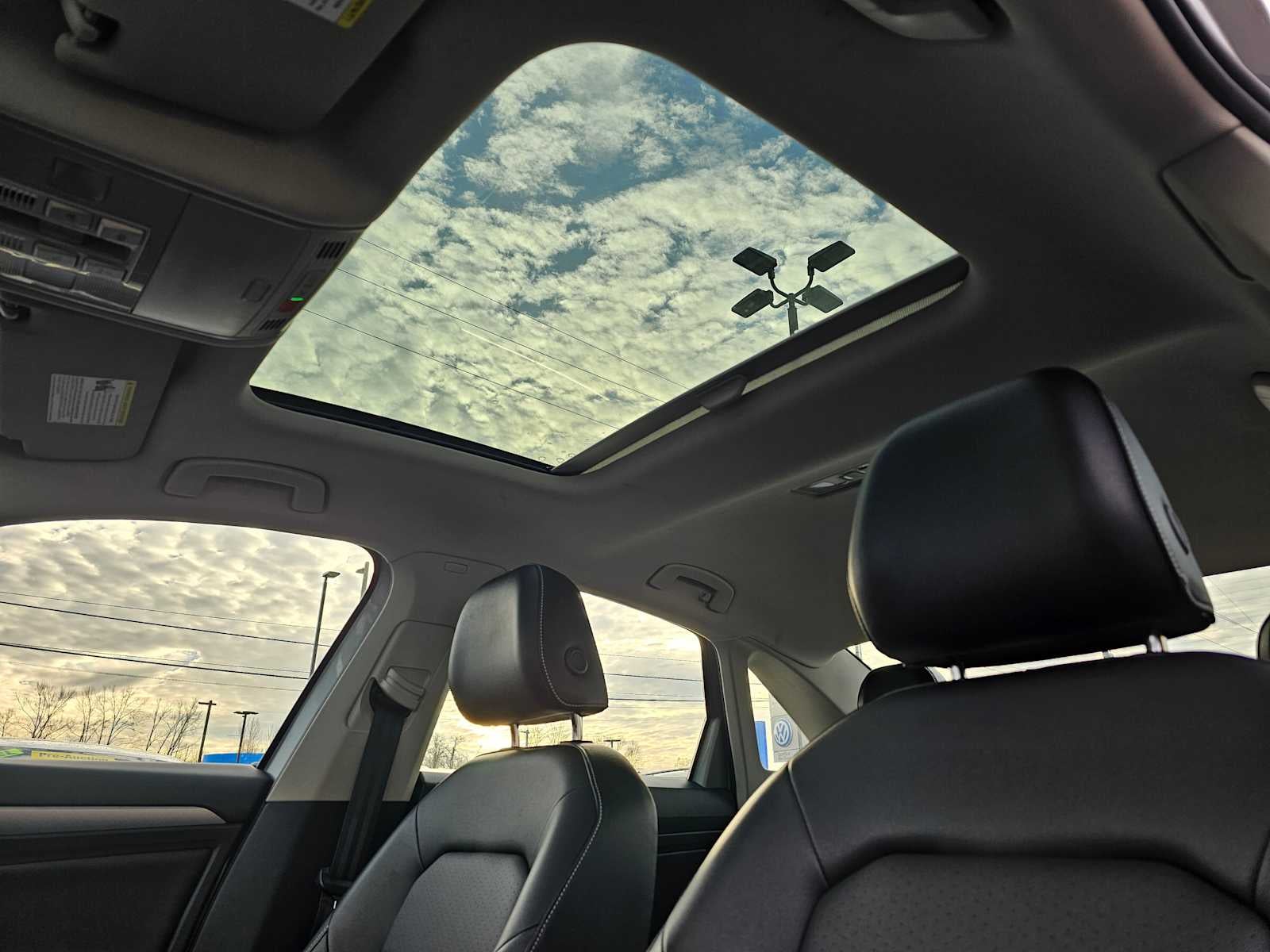 2022 Volkswagen Jetta SE Auto