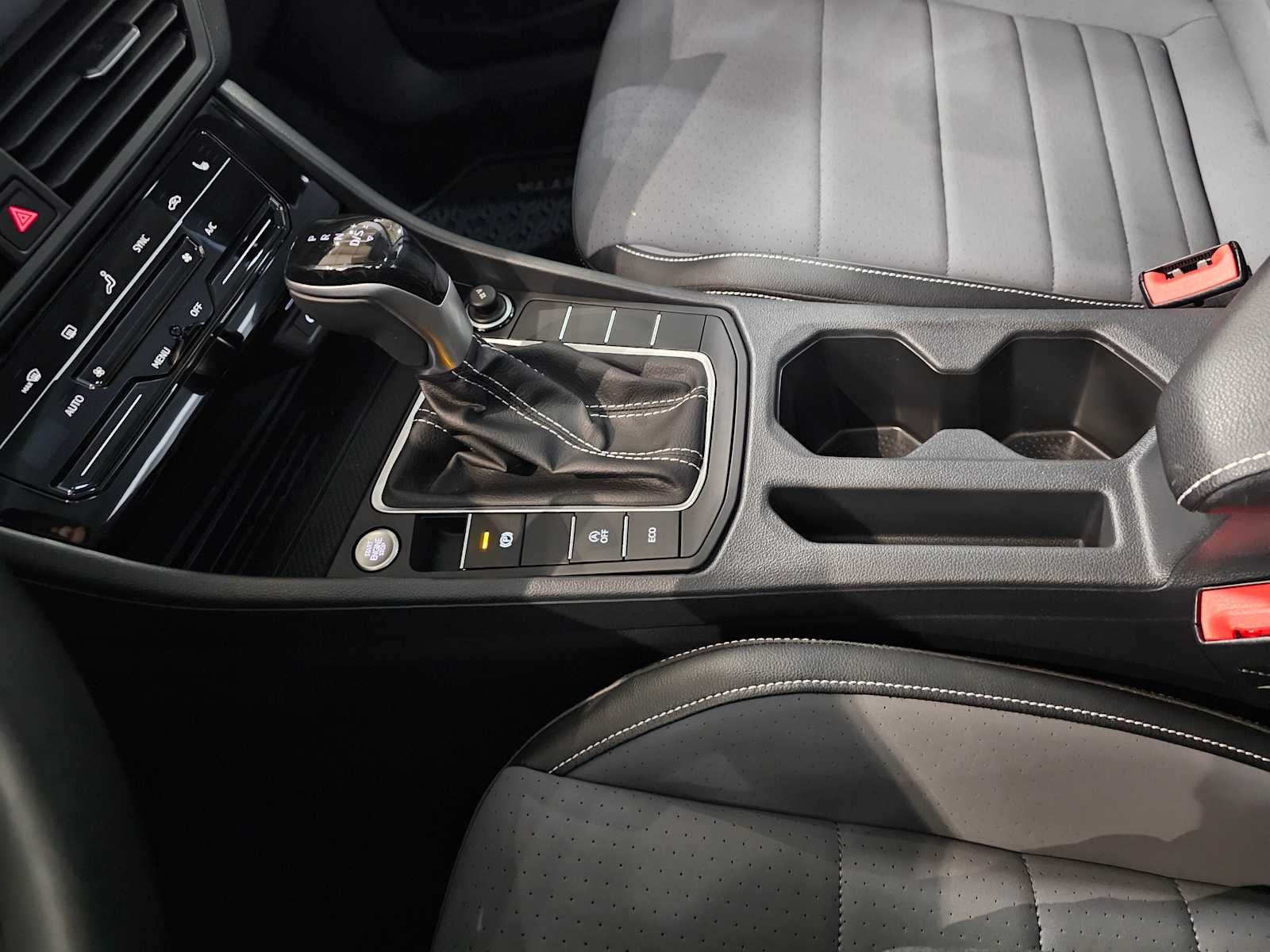 2025 Volkswagen Jetta SE Auto