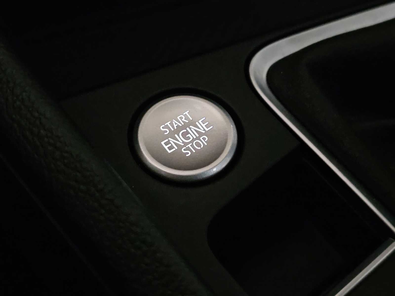 2025 Volkswagen Jetta SE Auto