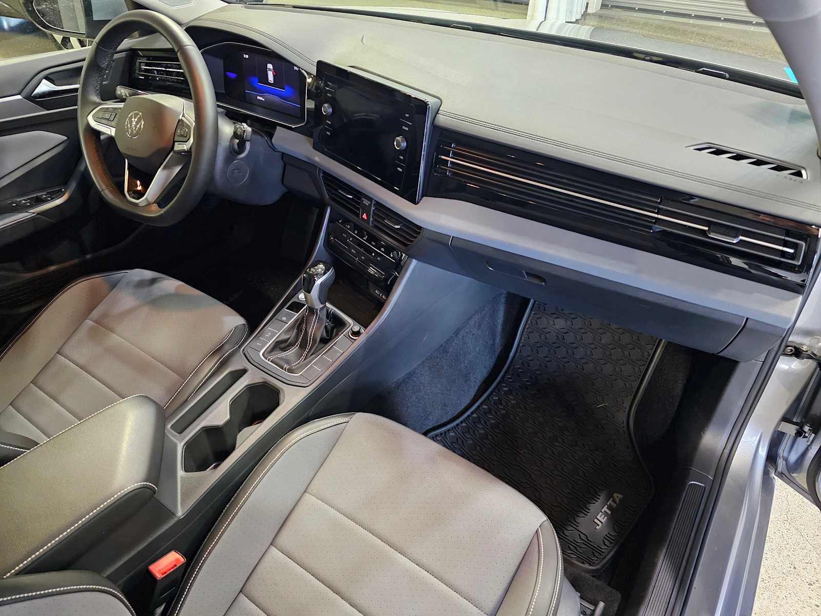 2025 Volkswagen Jetta SE Auto