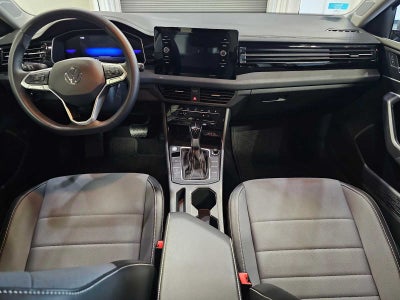 2025 Volkswagen Jetta SE Auto