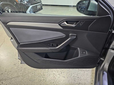 2025 Volkswagen Jetta SE Auto