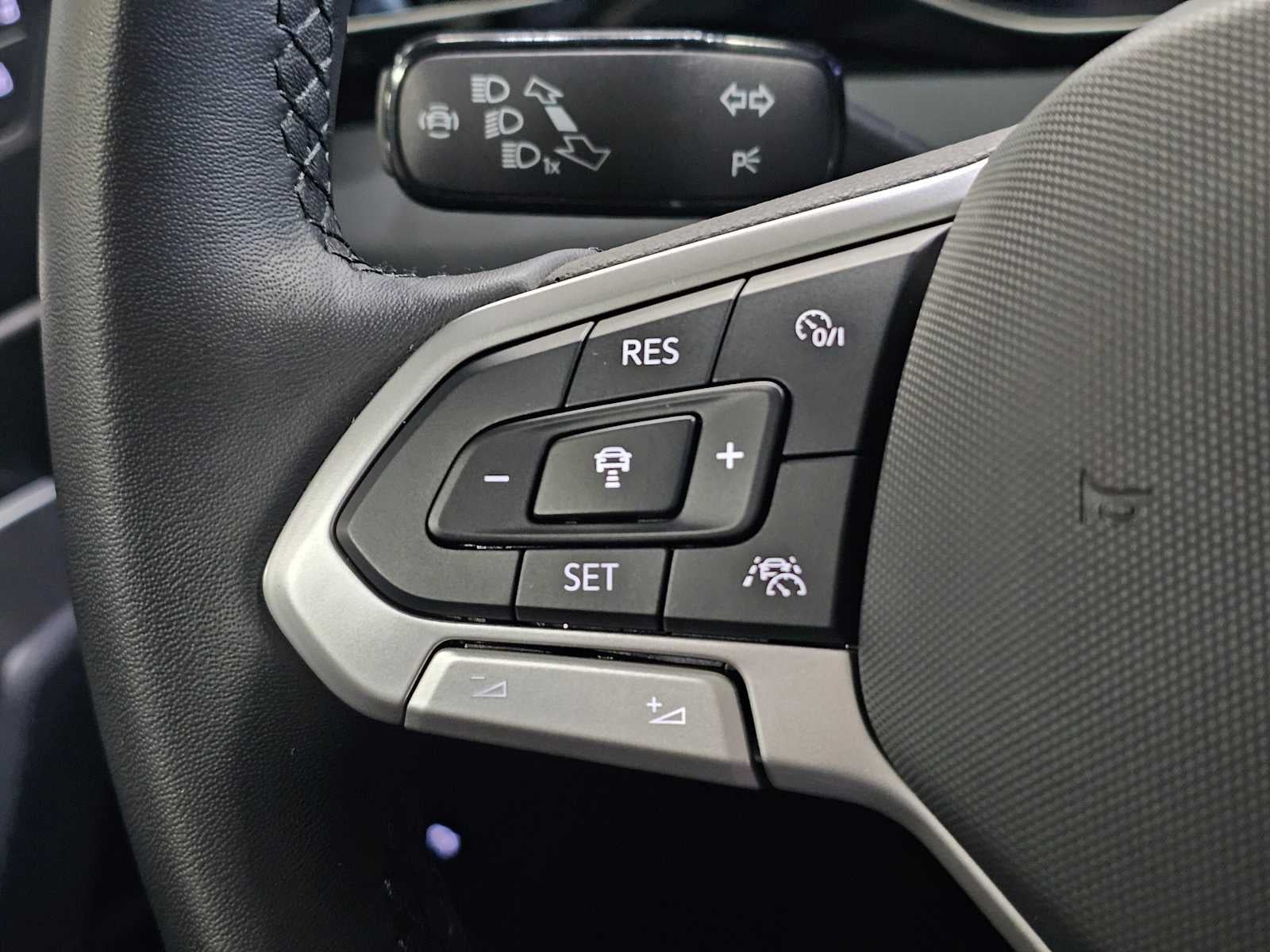 2025 Volkswagen Jetta SE Auto