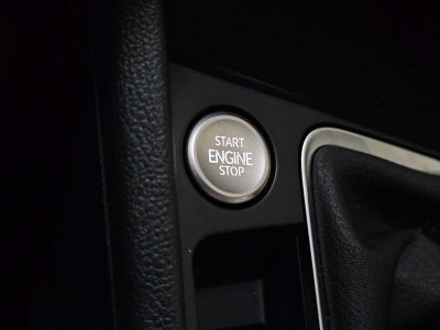 2025 Volkswagen Jetta SE Auto