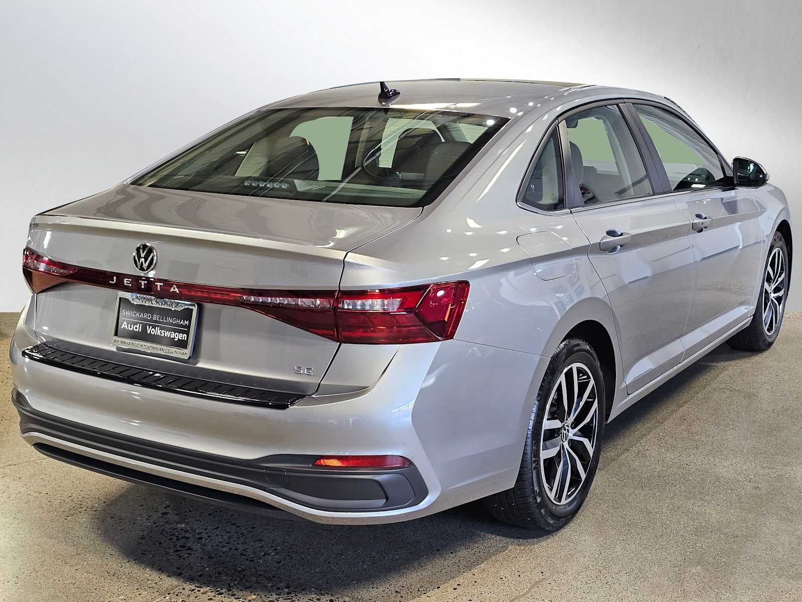 2025 Volkswagen Jetta SE Auto