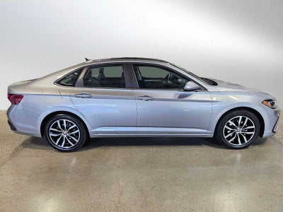 2025 Volkswagen Jetta SE Auto