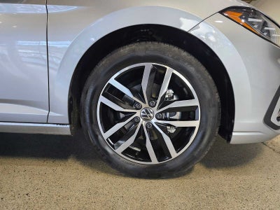 2025 Volkswagen Jetta SE Auto