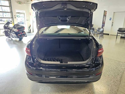 2025 Volkswagen Jetta Sport Auto