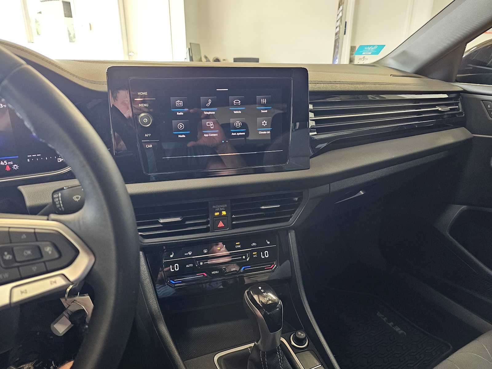 2025 Volkswagen Jetta Sport Auto