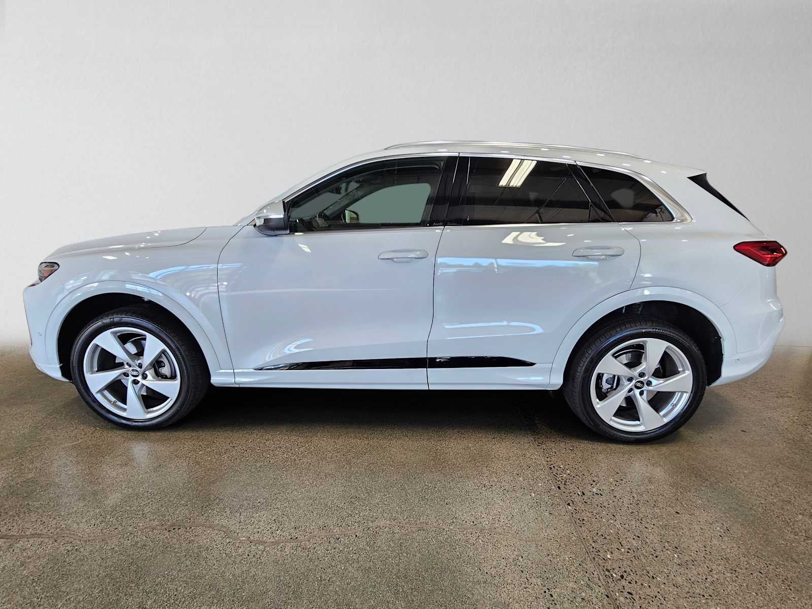 2025 Audi New Q5 Premium