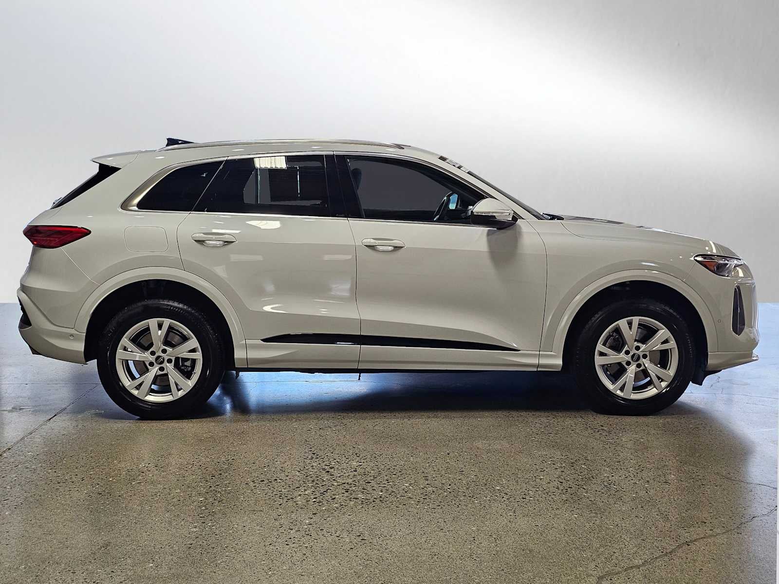 2025 Audi Q5 Premium 2.0 TFSI quattro