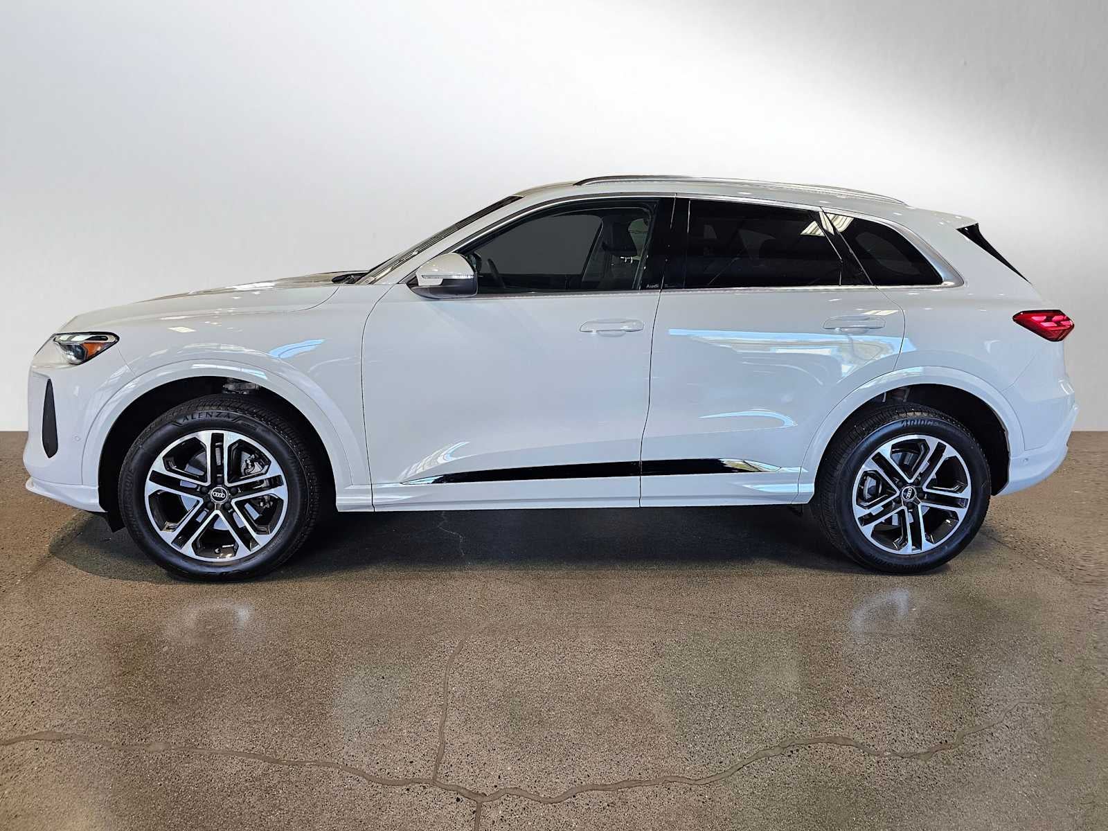 2025 Audi Q5 Premium 2.0 TFSI quattro