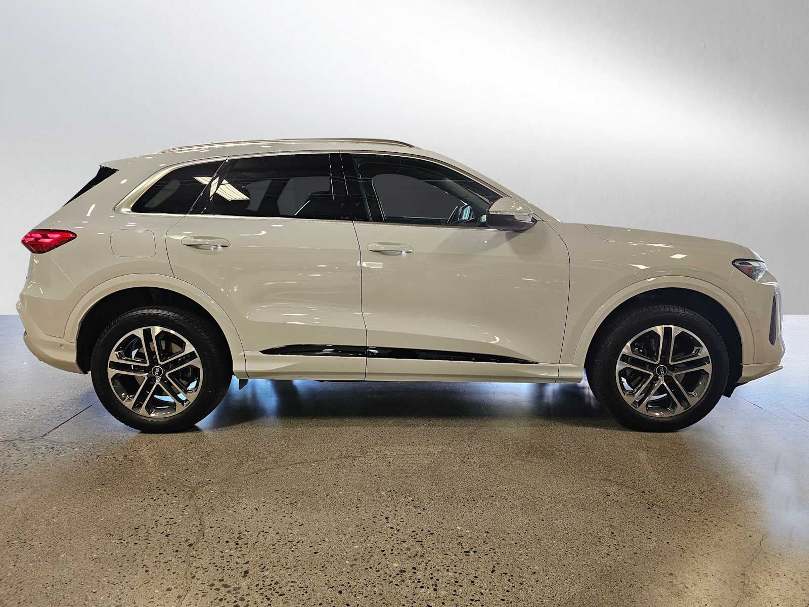 2025 Audi Q5 Premium 2.0 TFSI quattro