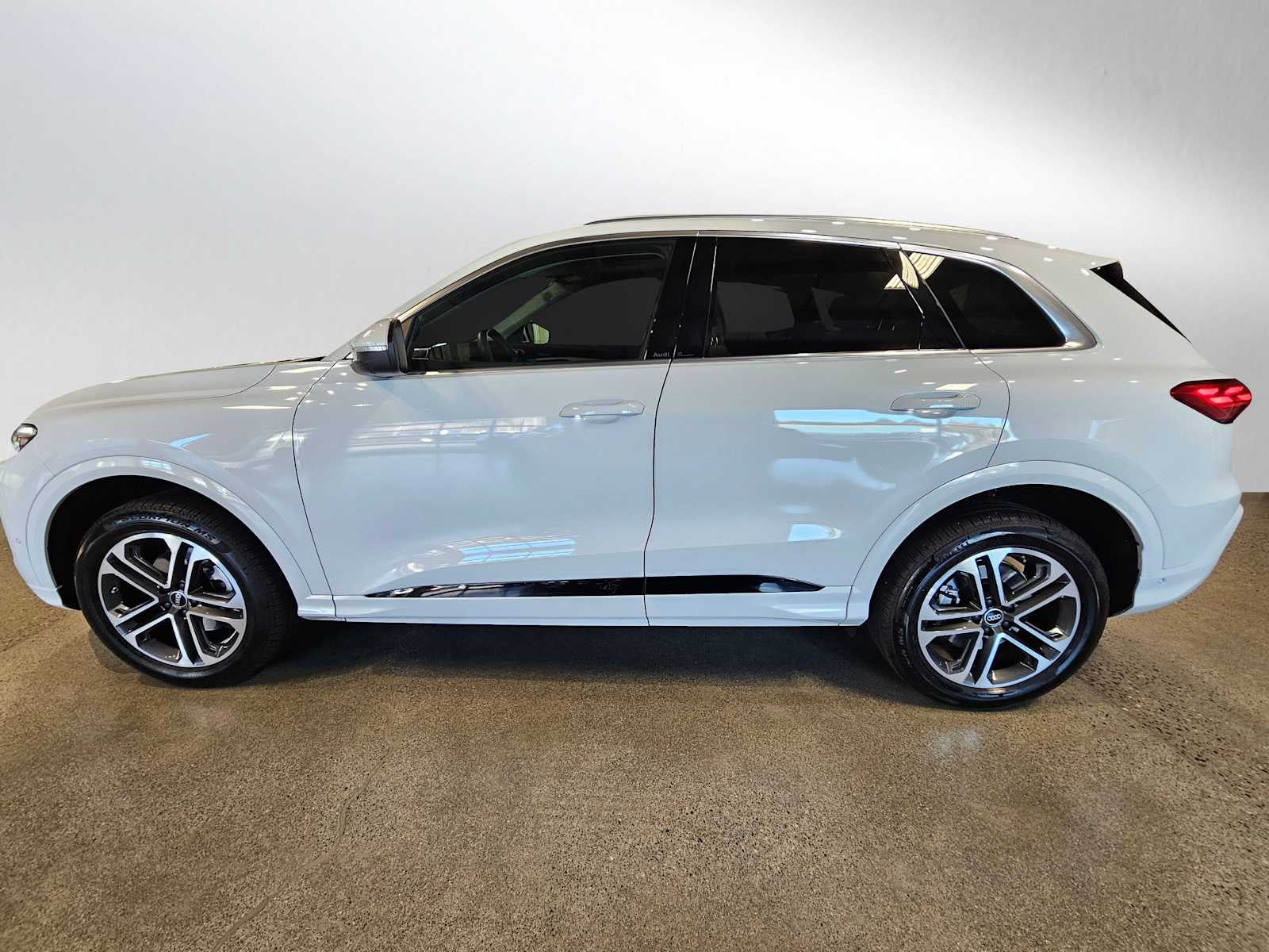 2025 Audi Q5 Premium Plus 2.0 TFSI quattro