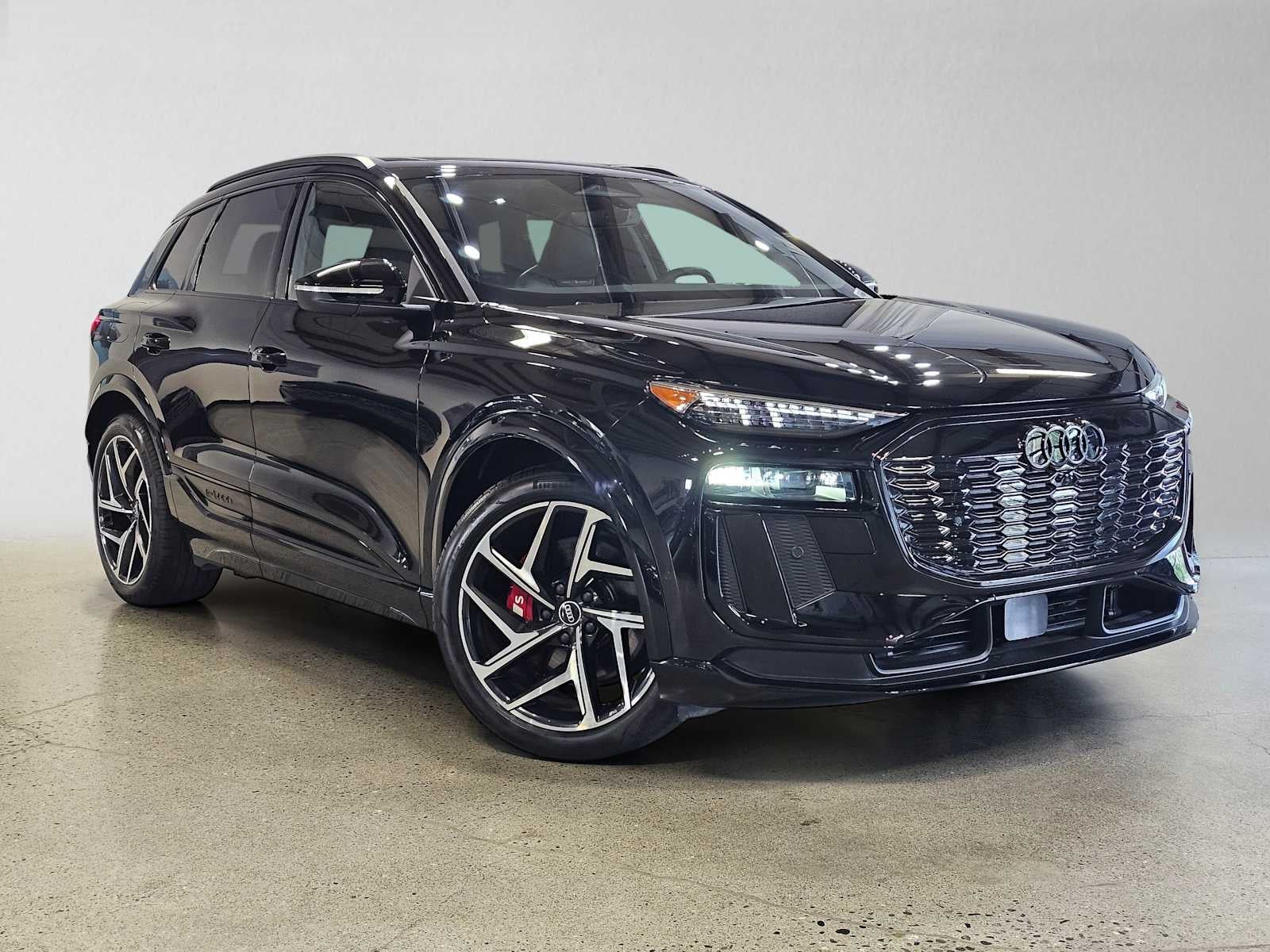 2025 Audi SQ6 e-tron Prestige quattro