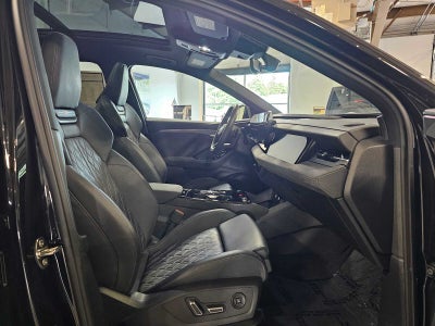 2025 Audi SQ6 e-tron Prestige quattro