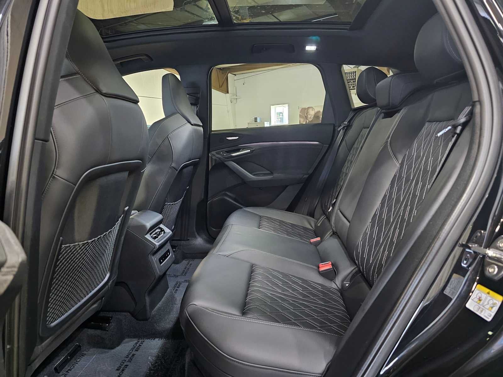 2025 Audi SQ6 e-tron Prestige quattro