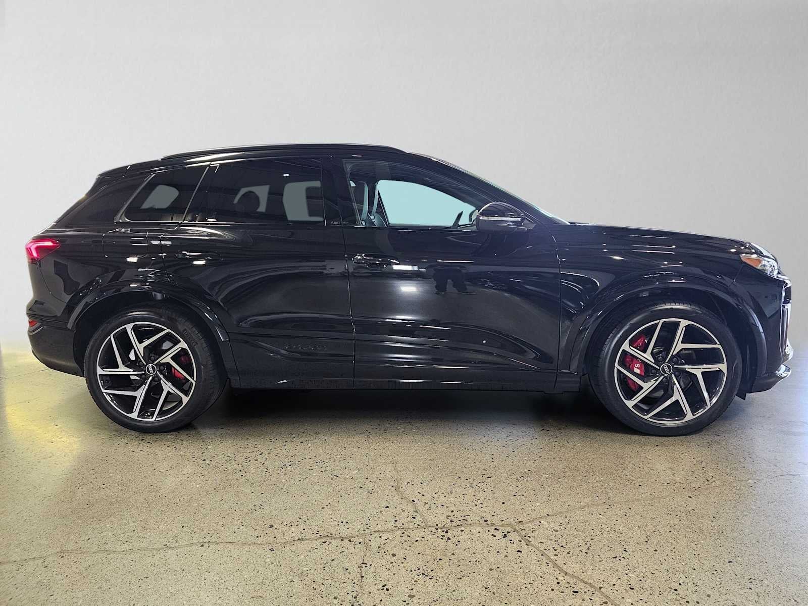 2025 Audi SQ6 e-tron Prestige quattro
