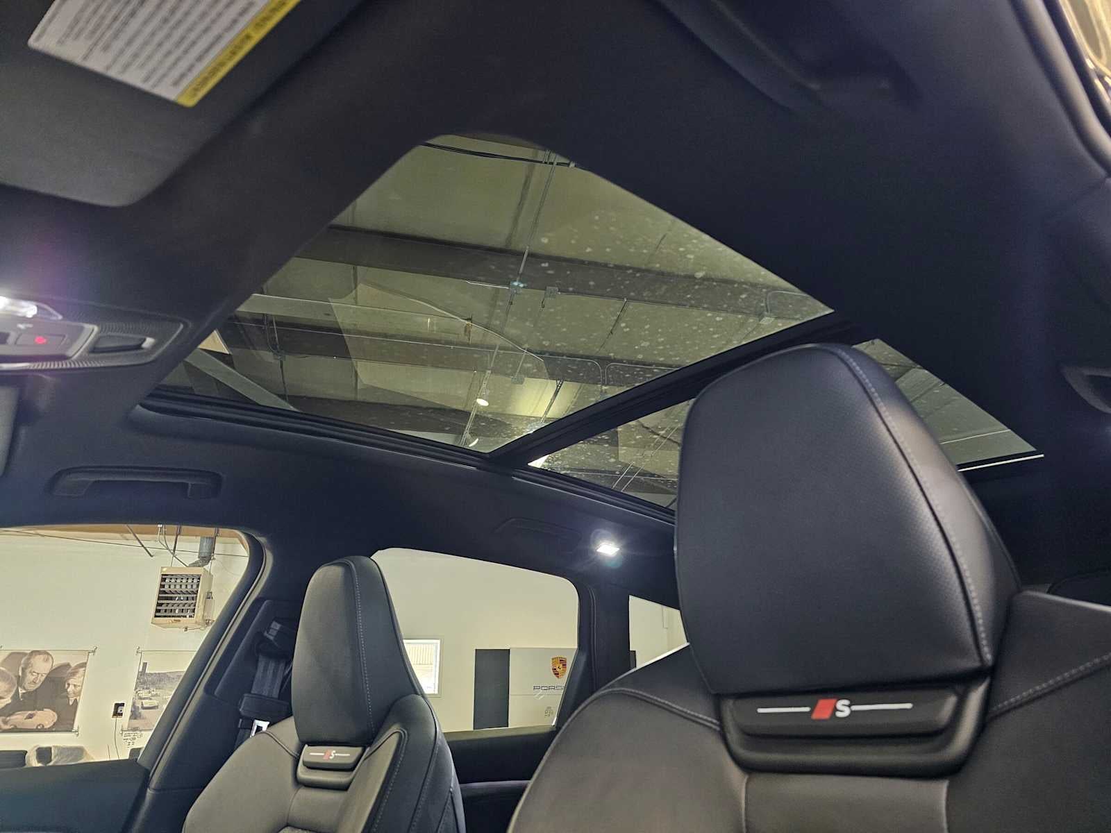 2025 Audi SQ6 e-tron Prestige quattro