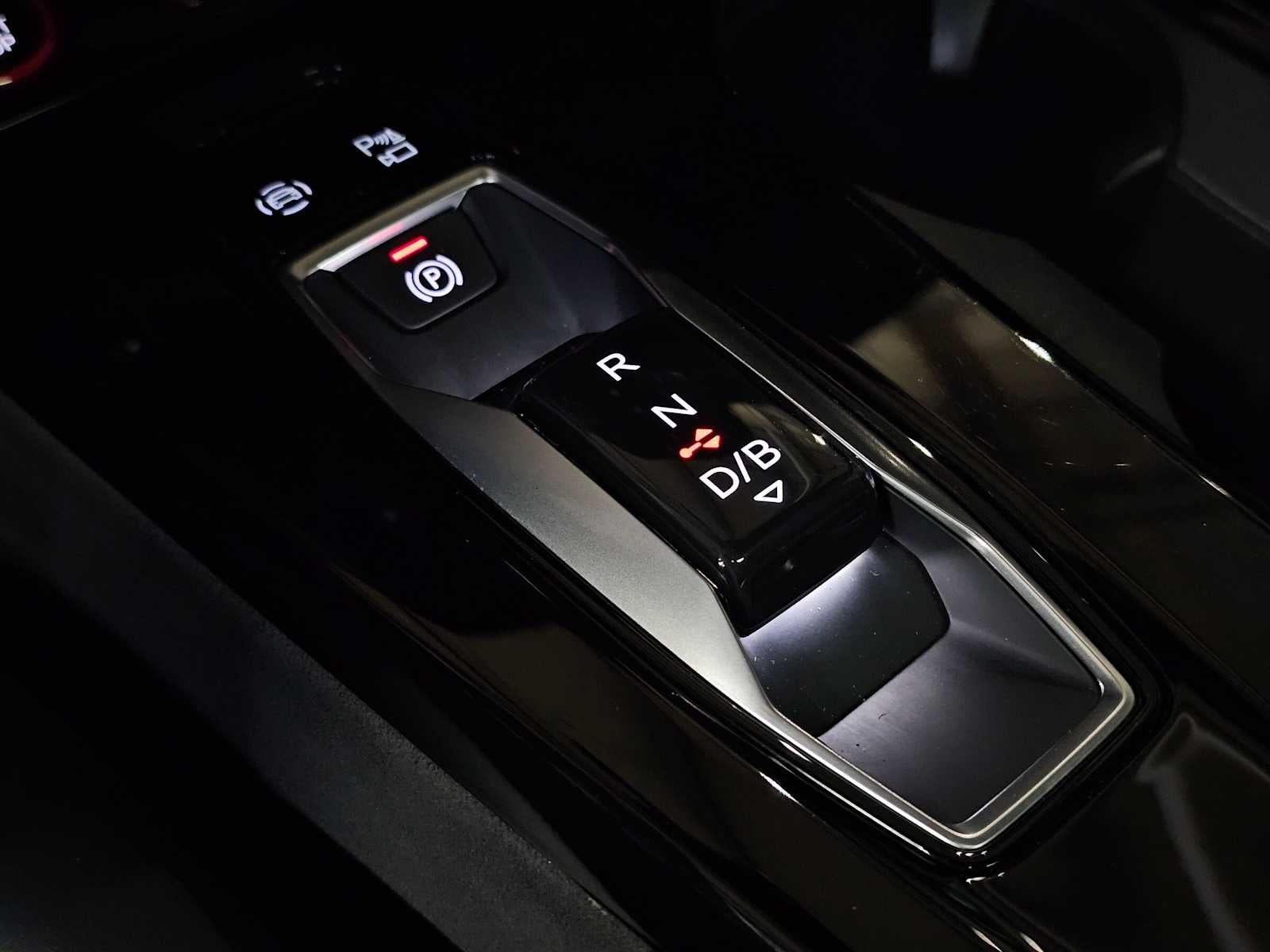 2025 Audi SQ6 e-tron Prestige quattro