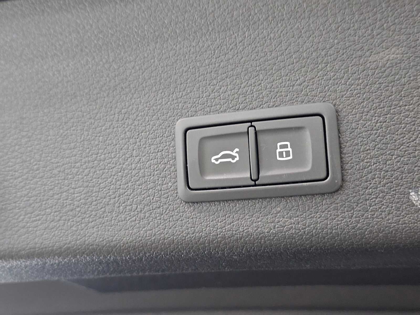2024 Audi Q8 e-tron Premium Plus
