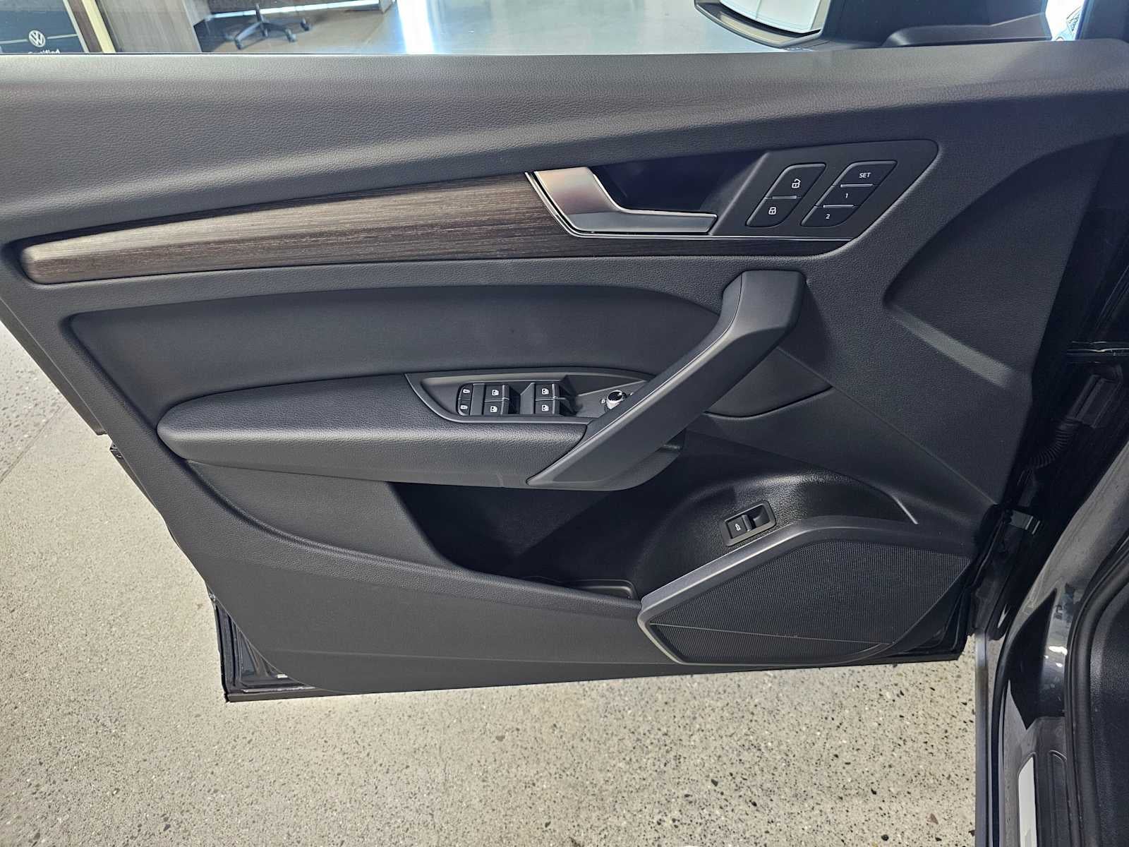 2025 Audi Q5 Premium 40 TFSI quattro