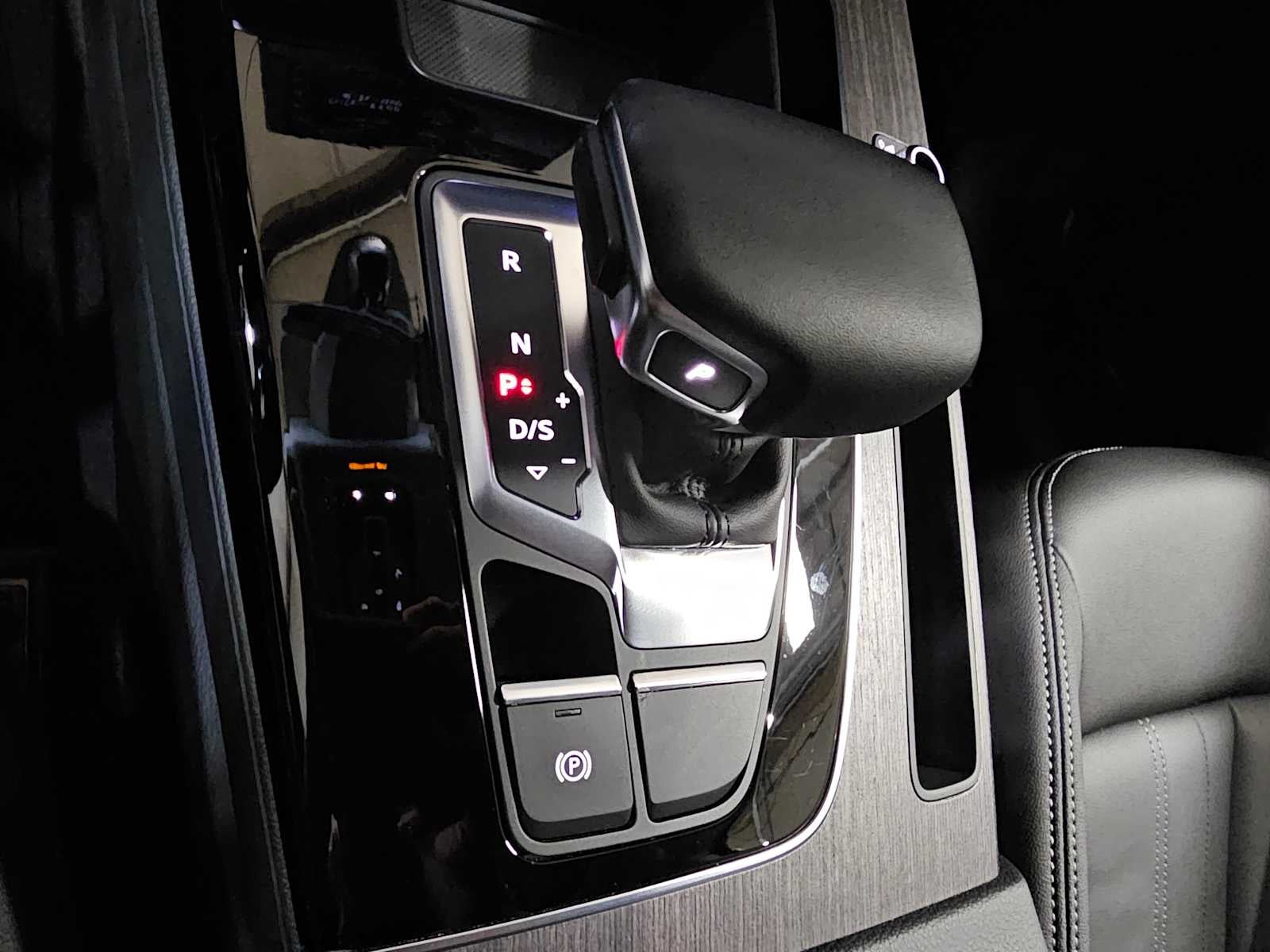 2025 Audi Q5 Premium 40 TFSI quattro