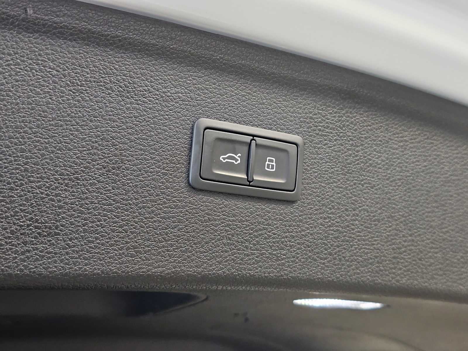 2023 Audi SQ5 Premium Plus 3.0 TFSI quattro