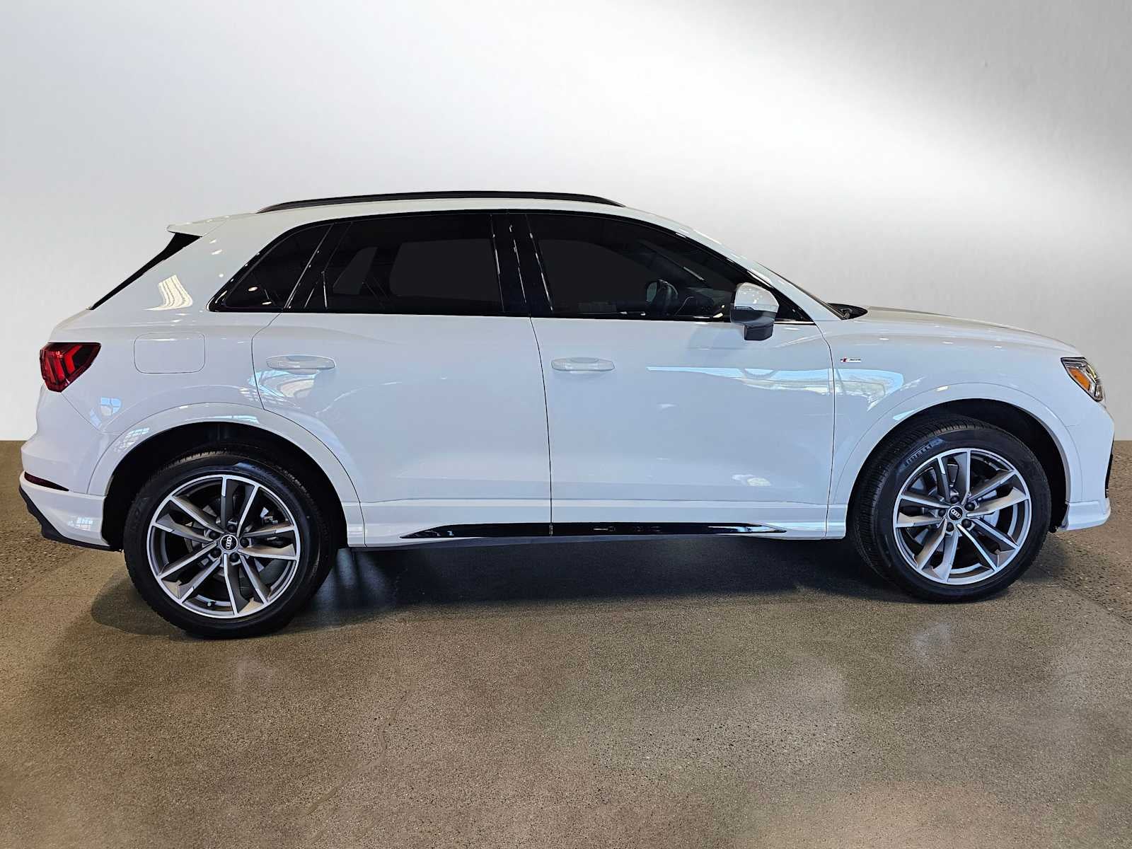 2025 Audi Q3 S line Premium 45 TFSI quattro