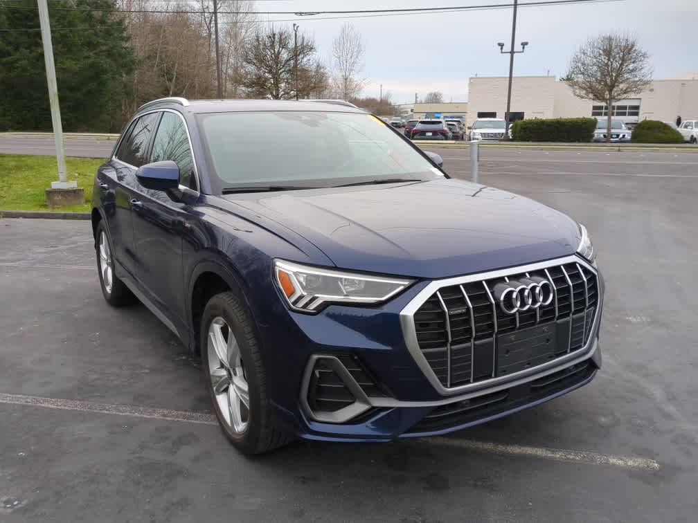 2023 Audi Q3 S line Premium 45 TFSI quattro