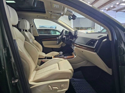 2022 Audi Q5 S line Premium Plus 55 TFSI e quattro