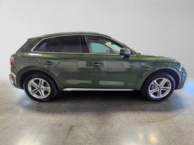 2022 Audi Q5 S line Premium Plus 55 TFSI e quattro