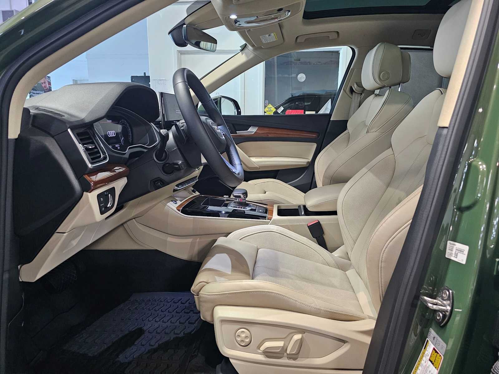 2022 Audi Q5 S line Premium Plus 55 TFSI e quattro