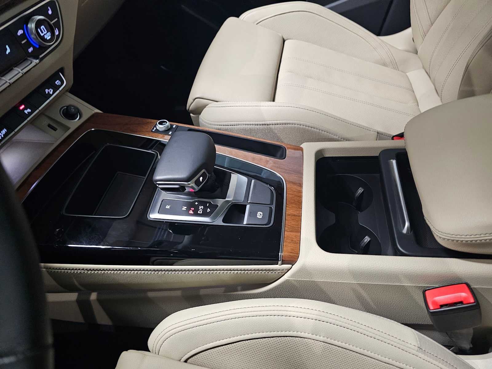2022 Audi Q5 S line Premium Plus 55 TFSI e quattro
