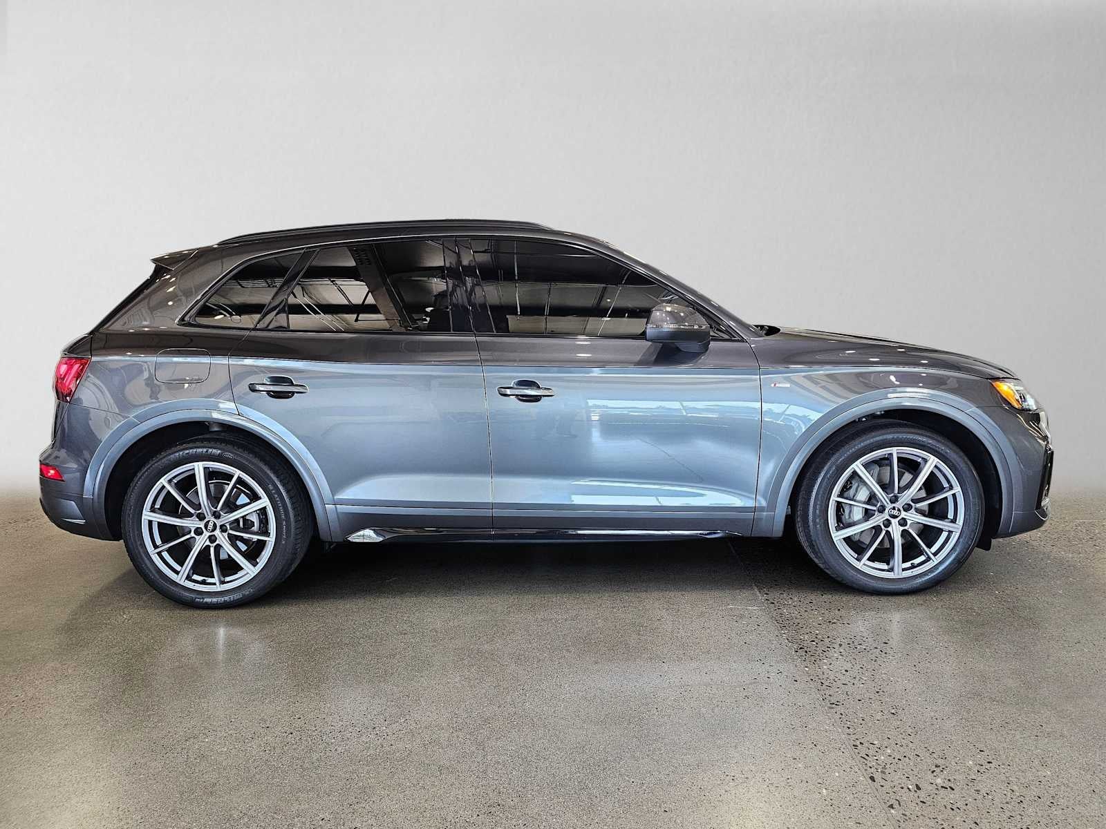 2023 Audi Q5 S line Premium Plus 55 TFSI e quattro