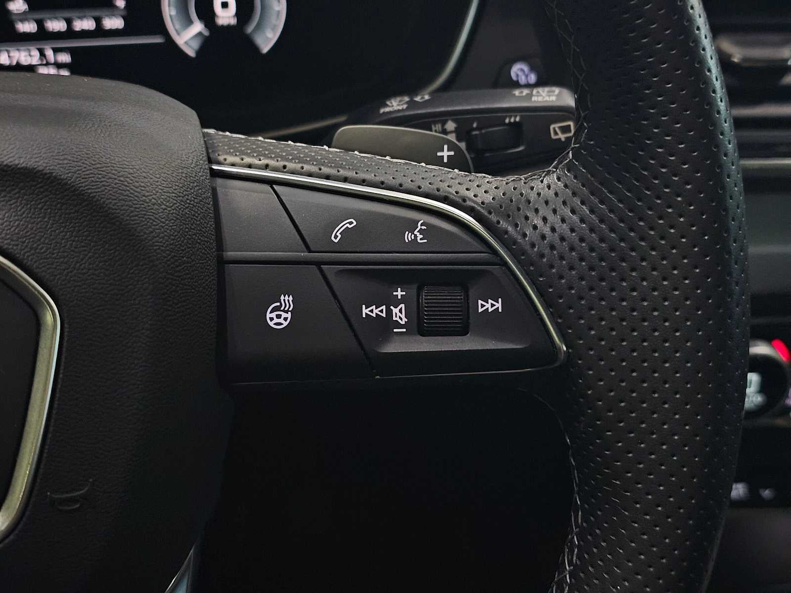 2023 Audi Q5 S line Premium Plus 55 TFSI e quattro