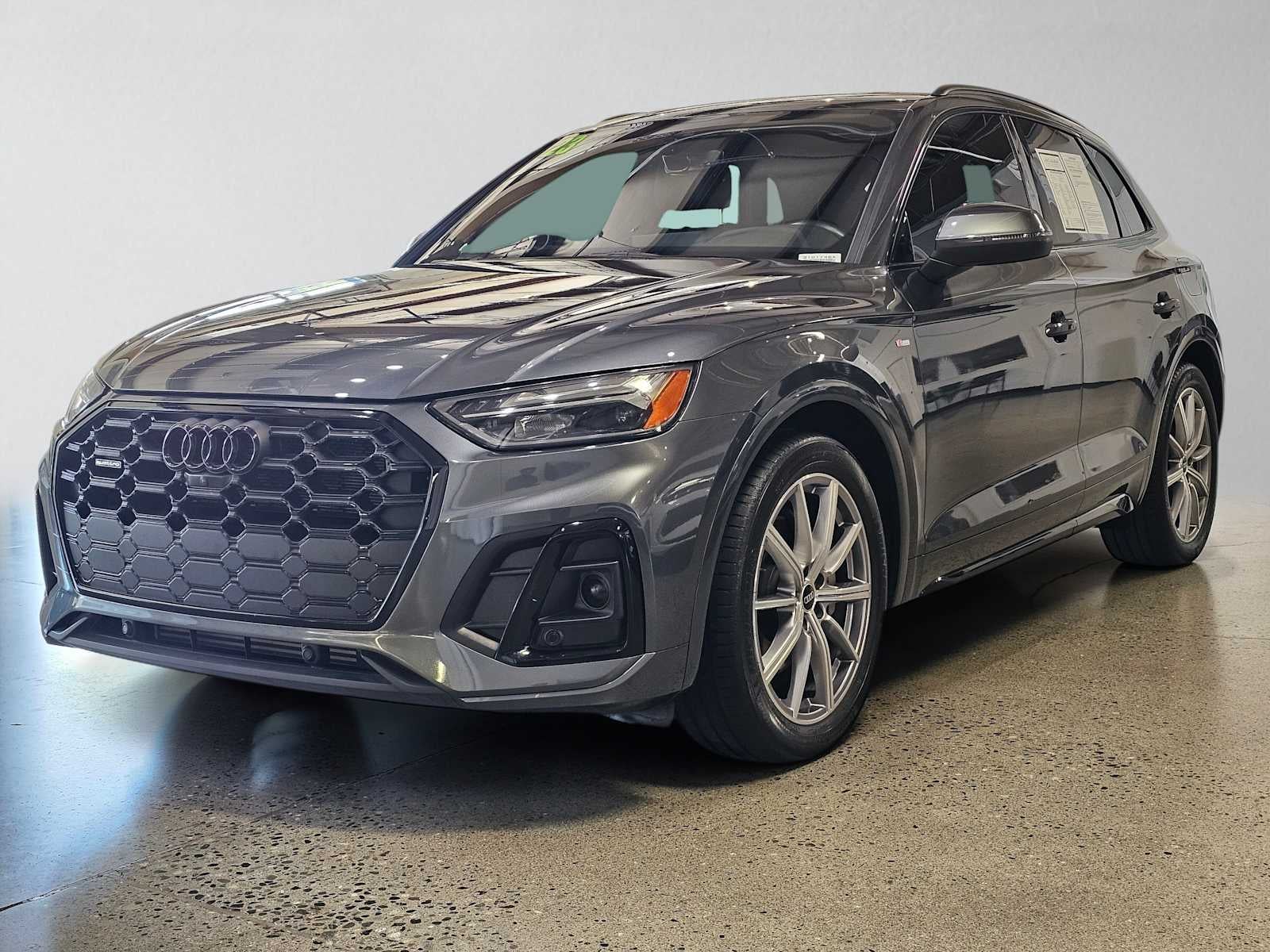 2023 Audi Q5 S line Premium Plus 55 TFSI e quattro