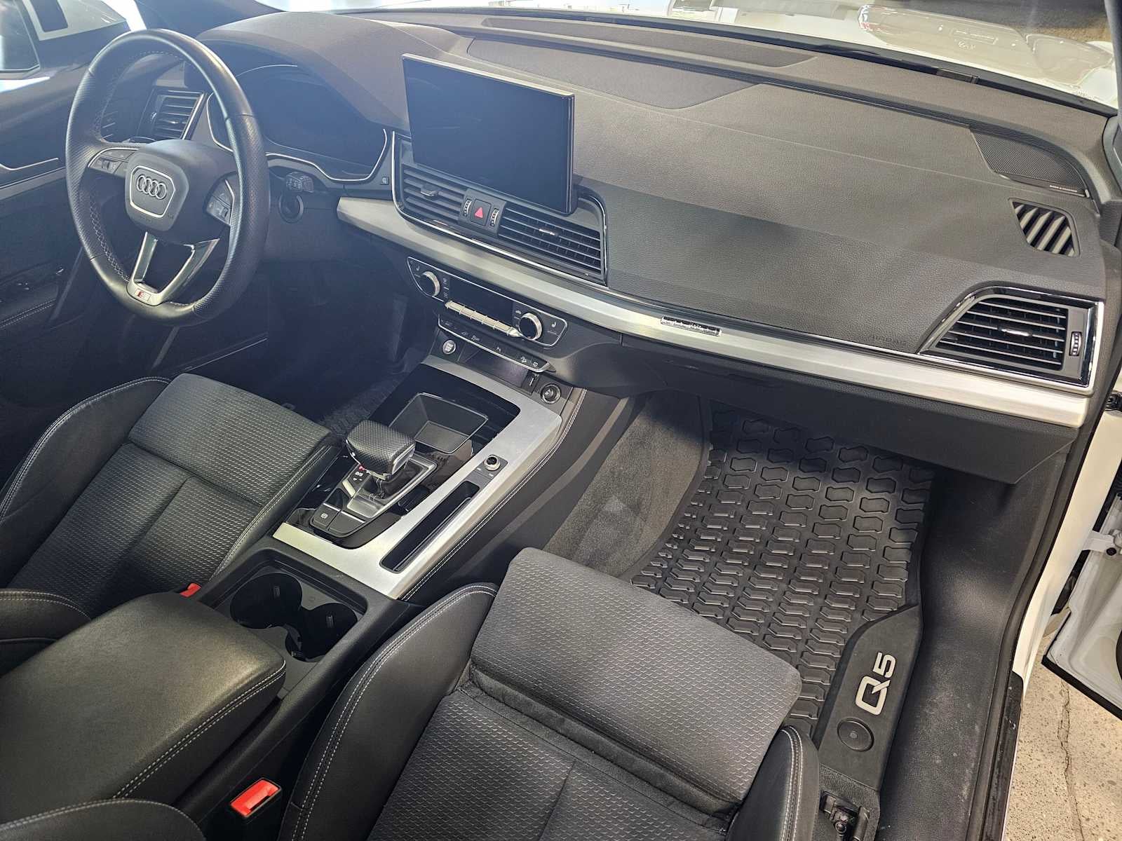 2023 Audi Q5 S line Premium Plus 55 TFSI e quattro
