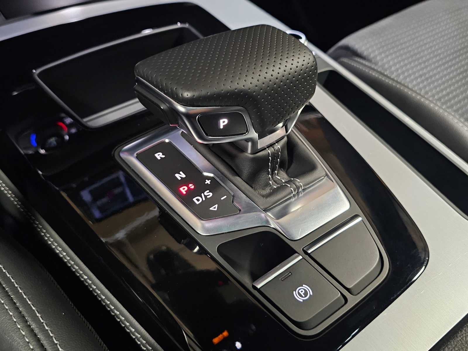 2024 Audi Q5 S line Premium Plus