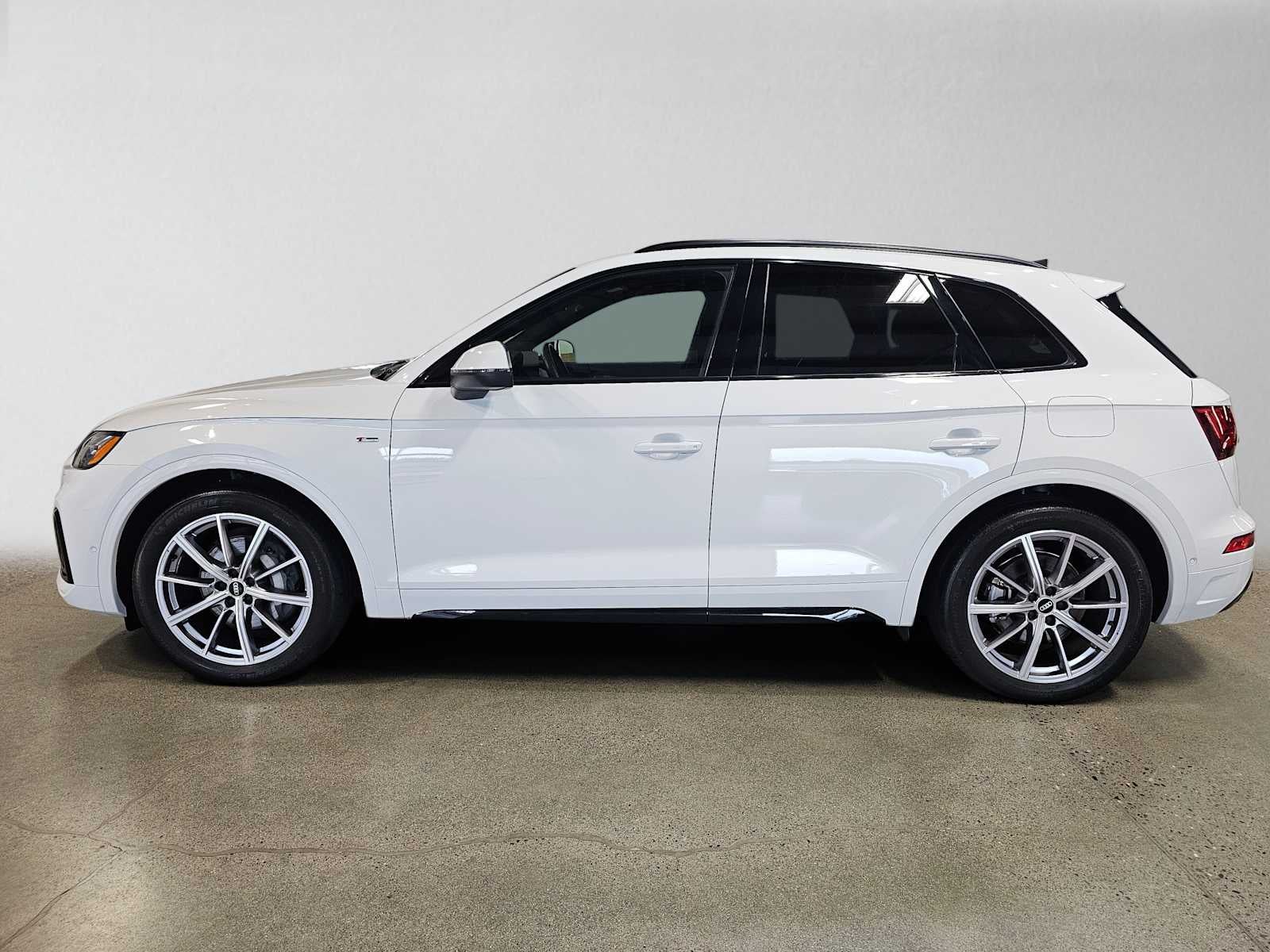 2023 Audi Q5 S line Prestige