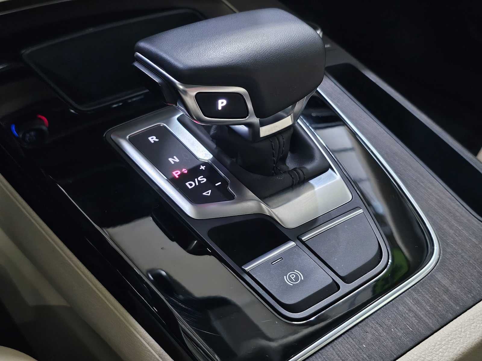 2023 Audi Q5 S line Premium