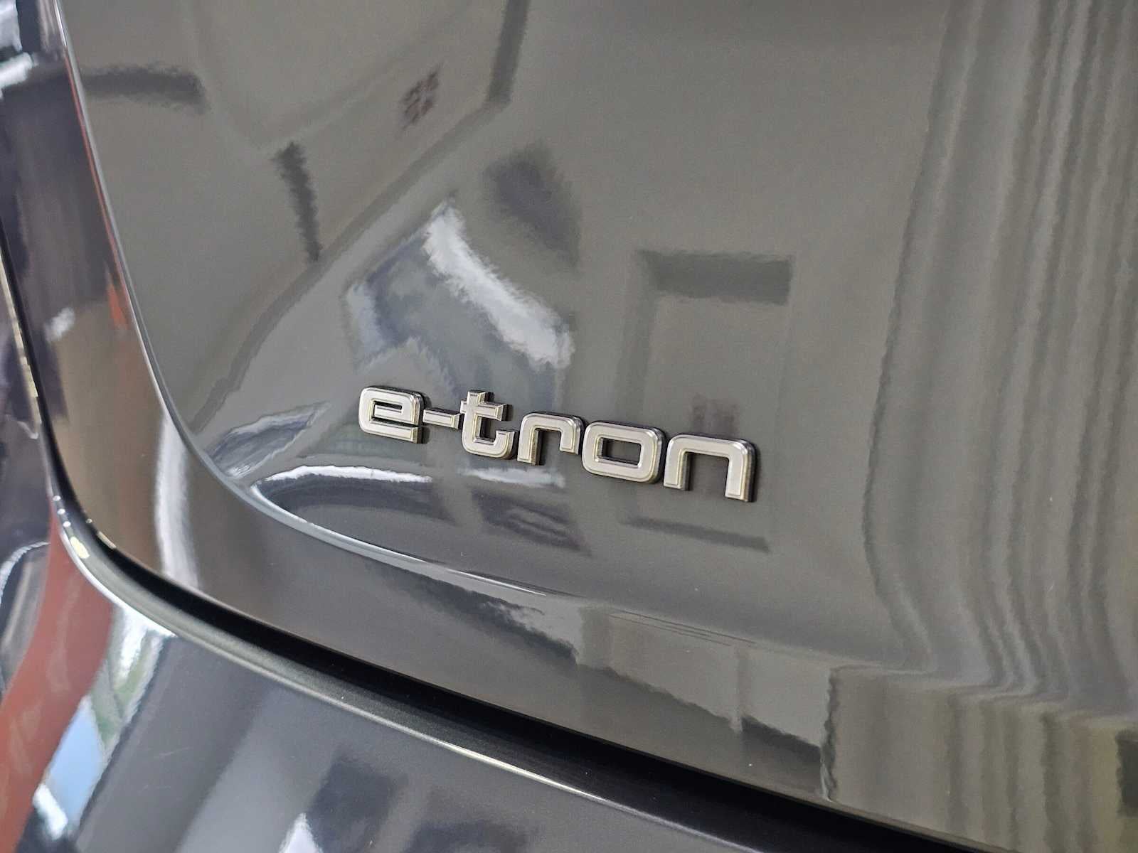 2023 Audi e-tron Premium Plus
