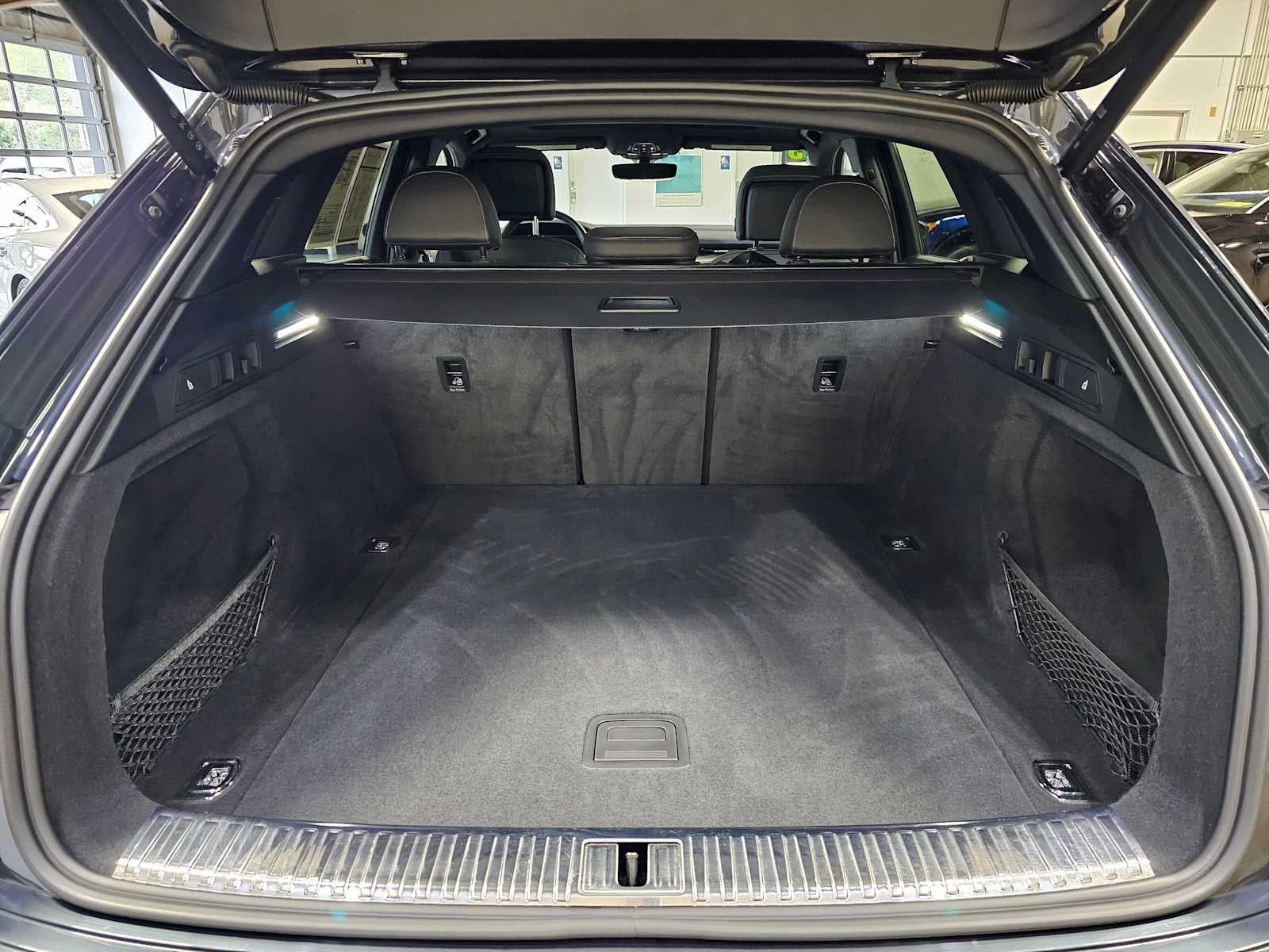 2023 Audi e-tron Premium Plus