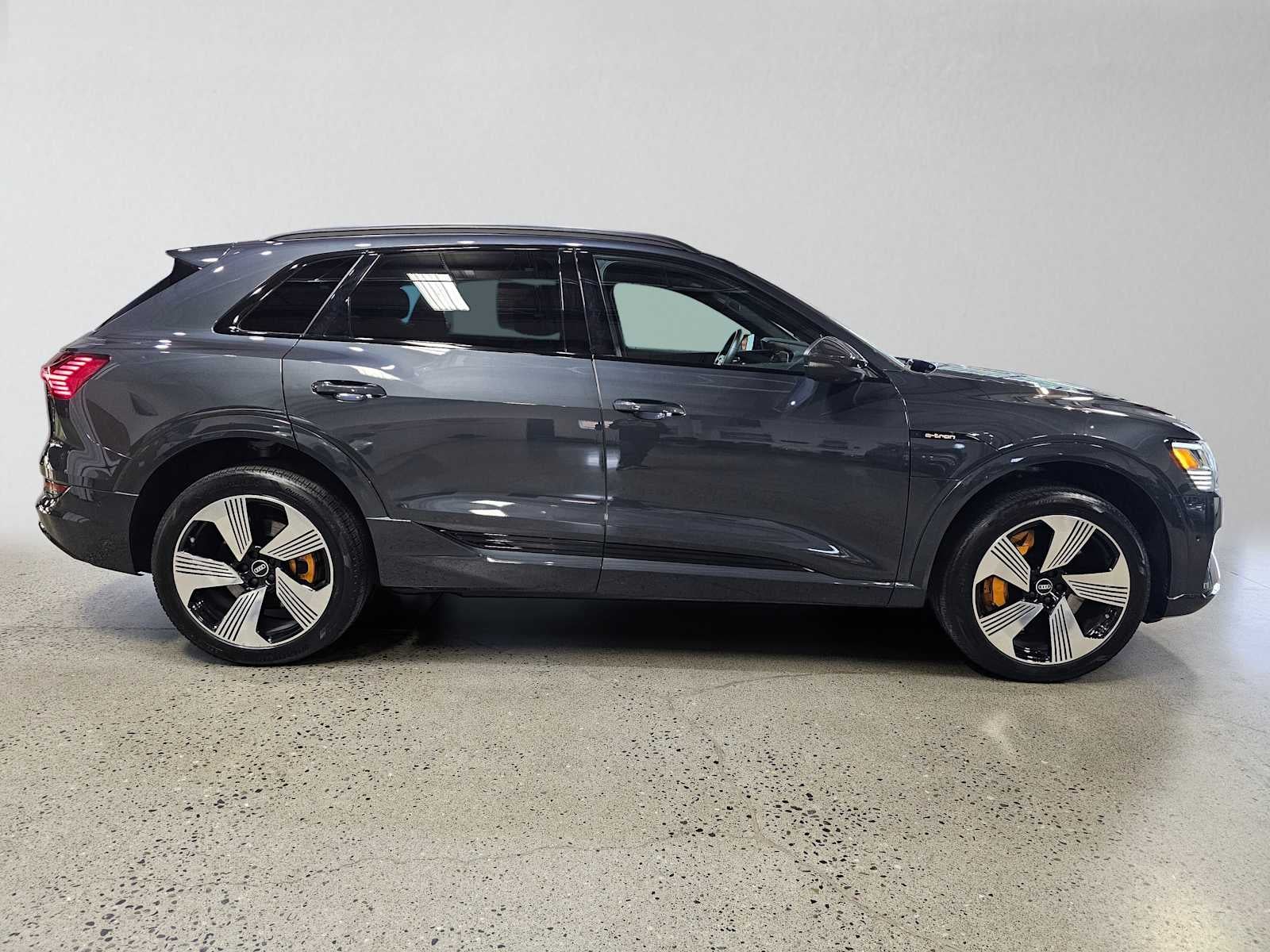 2023 Audi e-tron Premium Plus