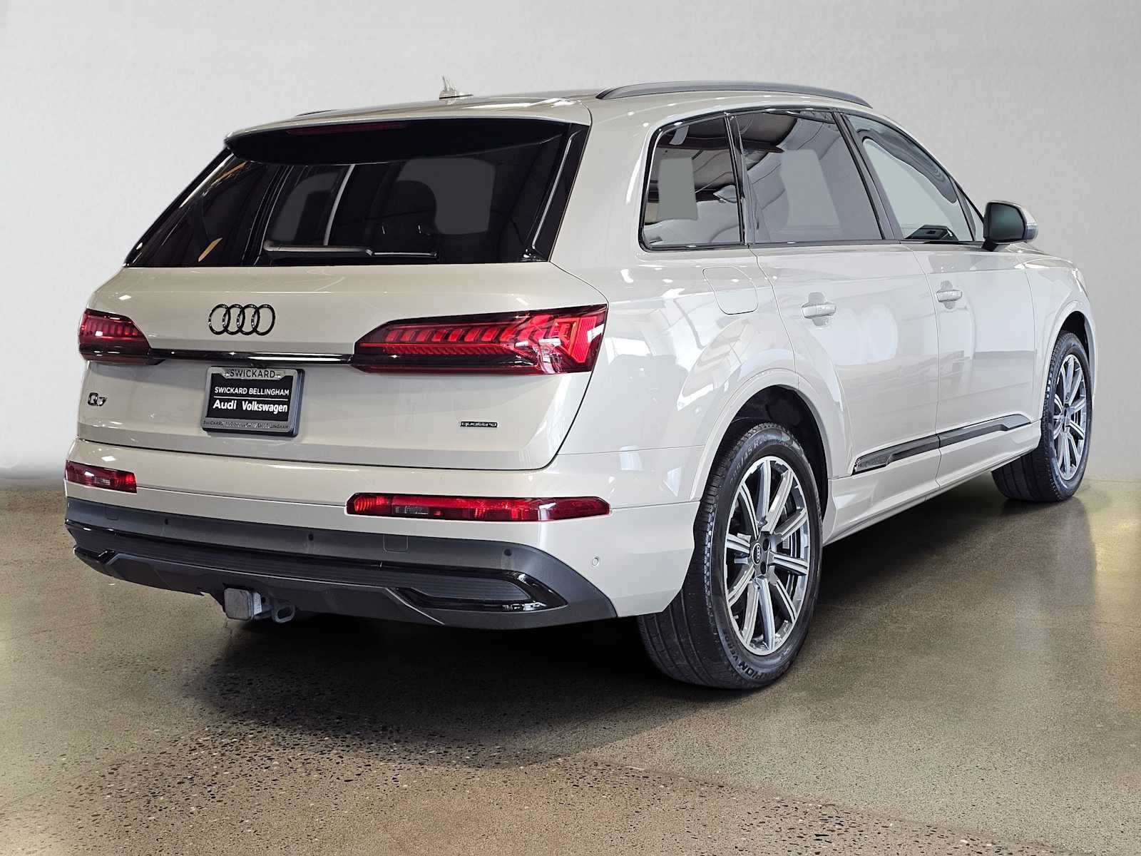 2023 Audi Q7 Premium Plus