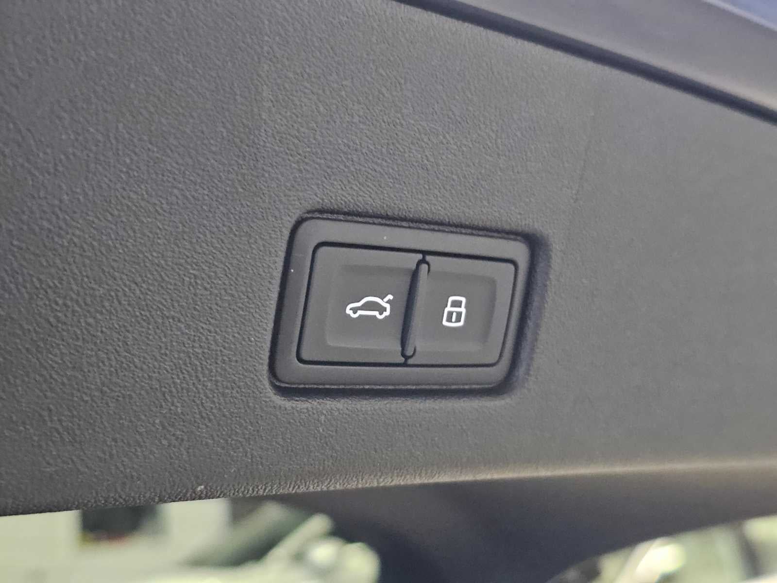 2024 Audi Q4 e-tron Prestige 50 quattro